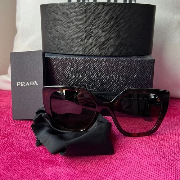 Prada | Accessories | Prada Sunglassesused On Vacation For A  display picture 3